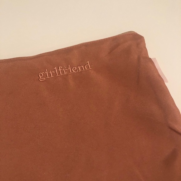 GIRLFRIEND COLLECTIVE Recycled Pink Pouch - Picture 3 of 4